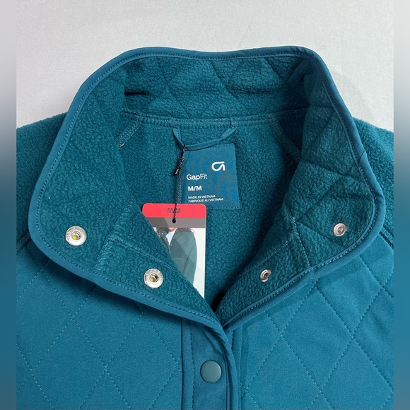 GapFit Women's Fleece Sherpa Button-Down Jacket NWT Sizes Available - Picture 6 of 7